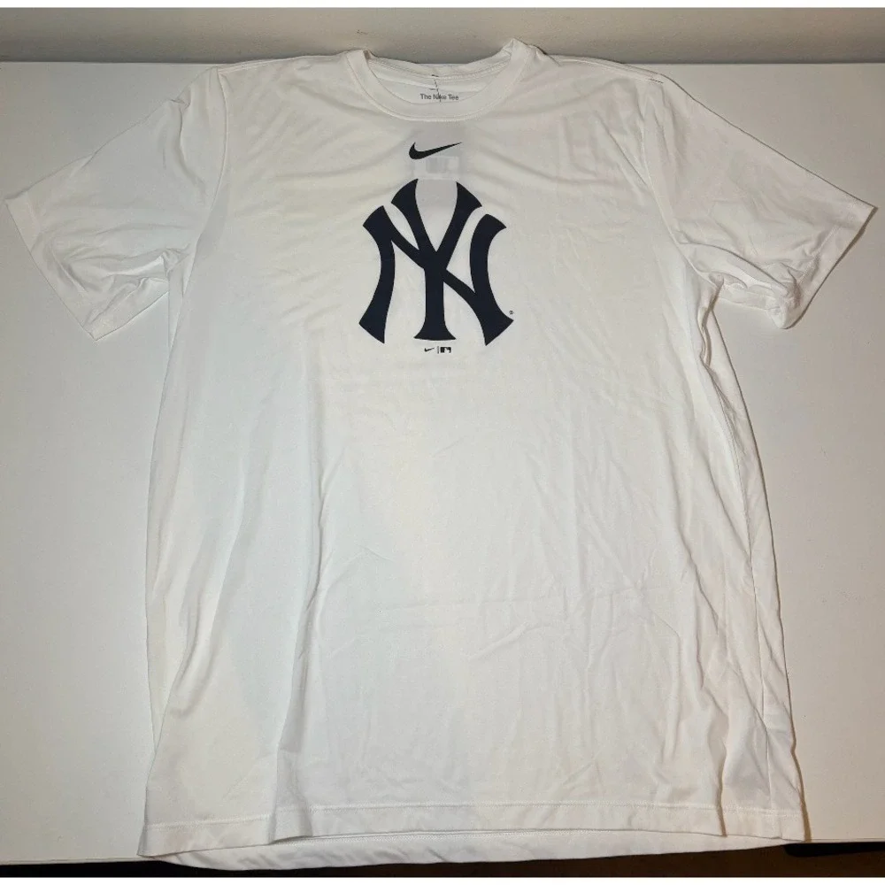 Nike Dri-Fit NY Yankees T-Shirt | NWT | White | XL